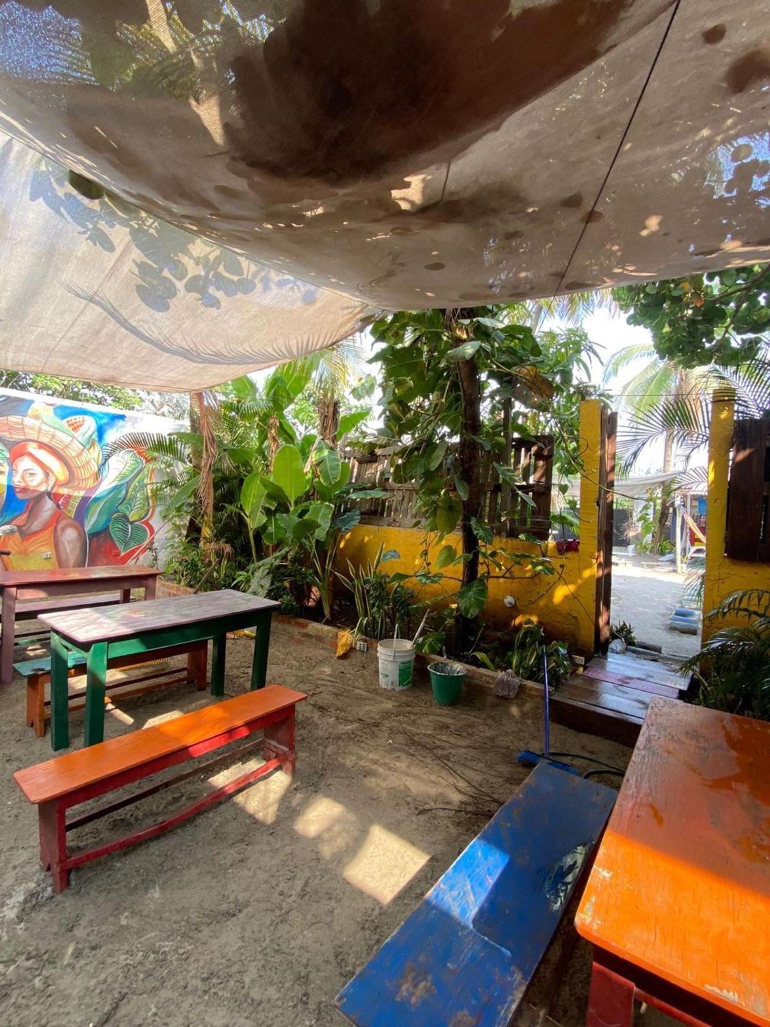 Kristalu Hostal *